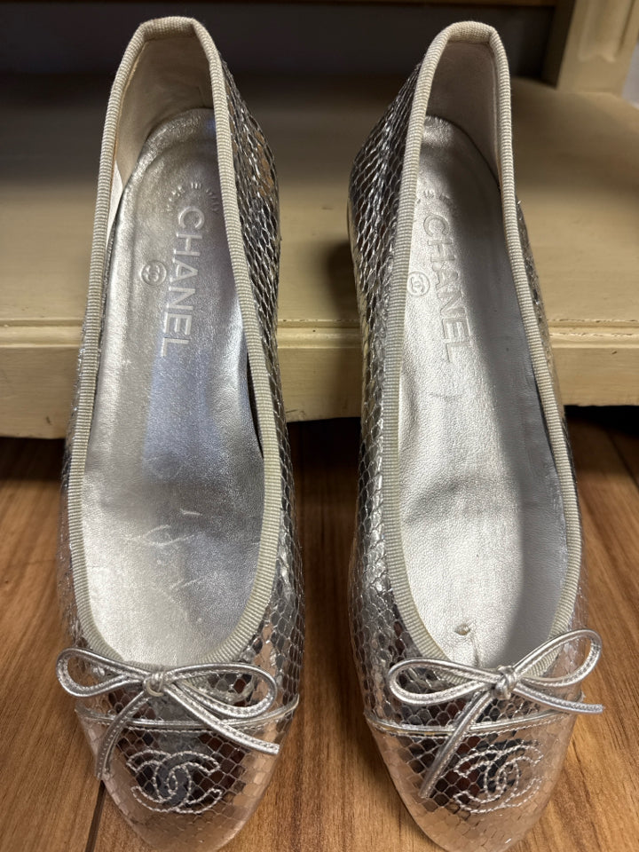 Chanel Flat