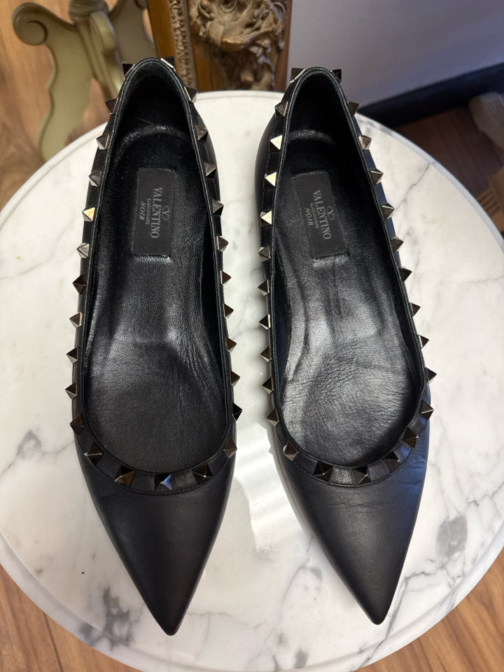 Valentino Flat