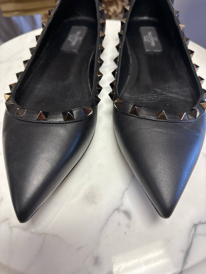 Valentino Flat