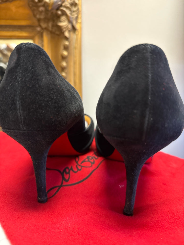 Louboutin Size 38 Black Suede Pump