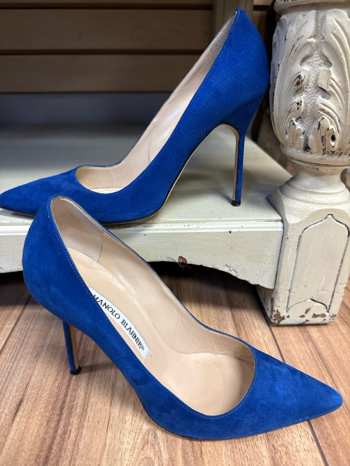 Manolo Blahnik Size 36 1/2 Royal Blue Suede Pump