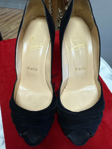 Louboutin Size 38 Black Suede Pump