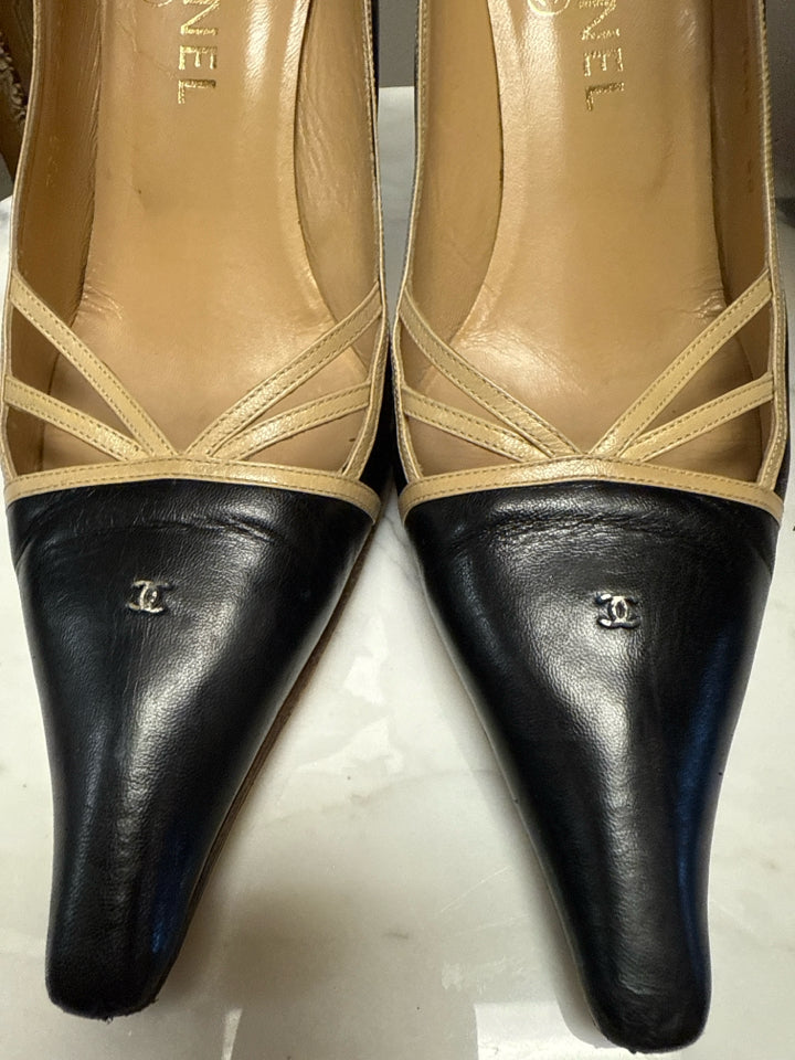Chanel Size 40 Black & Beige Leather Pump