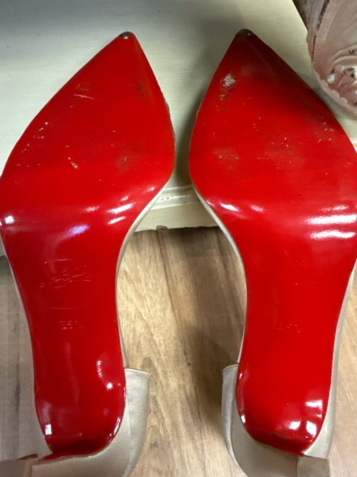 Louboutin Size 39 1/2 Champagne Satin Pump