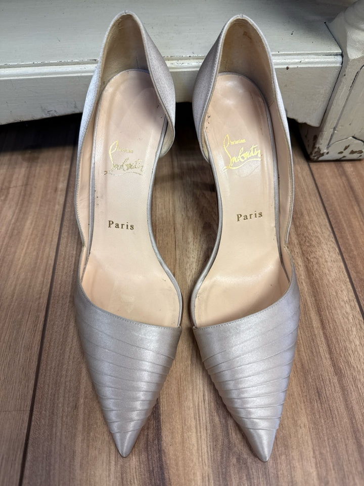 Louboutin Size 39 1/2 Champagne Satin Pump