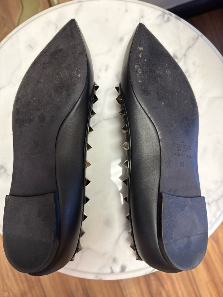 Valentino Flat