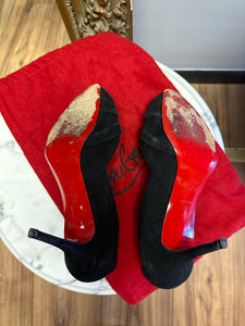 Louboutin Size 38 Black Suede Pump
