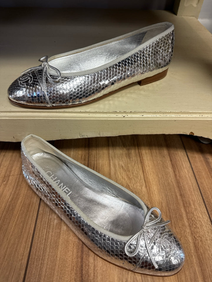 Chanel Flat