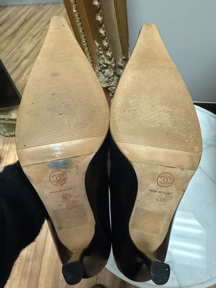 Chanel Size 40 Black & Beige Leather Pump