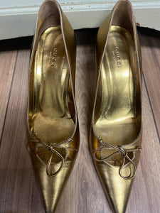 Gucci Size 6 1/2 Gold Leather Pump